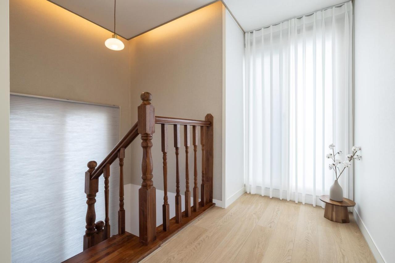 Korea Hanok Large House With Terrace *