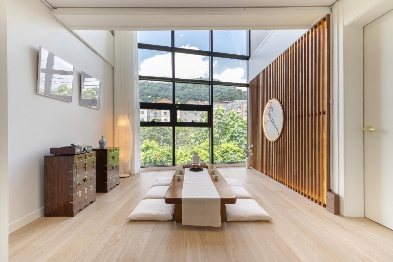Korea Hanok Large House With Terrace Apartment Seoul
