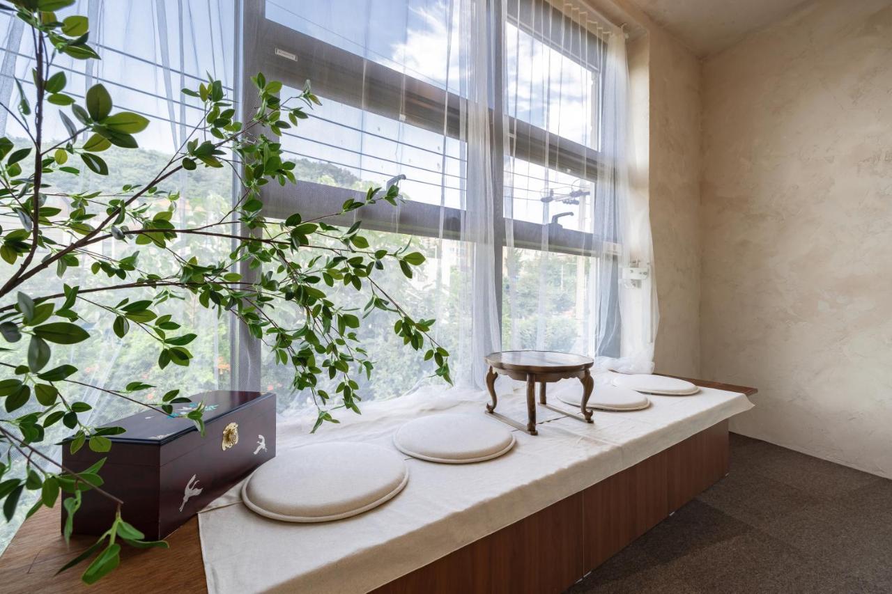 Korea Hanok Large House With Terrace Apartment Seoul