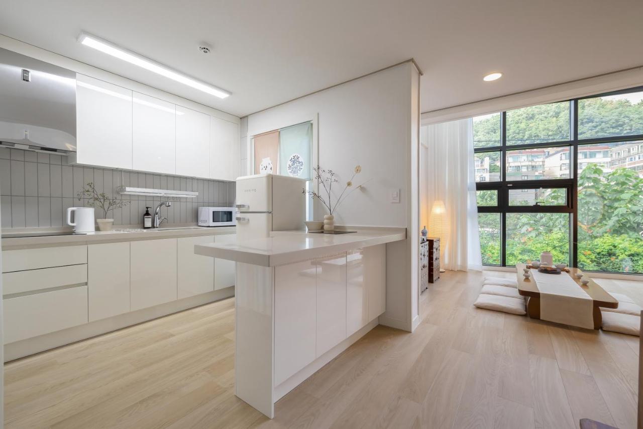 Apartment Korea Hanok Large House With Terrace *