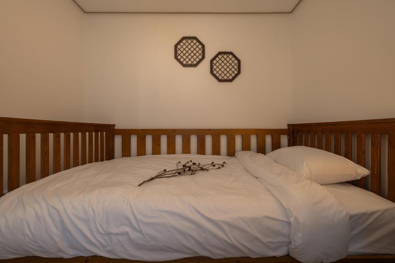 Korea Hanok Large House With Terrace * Seoul