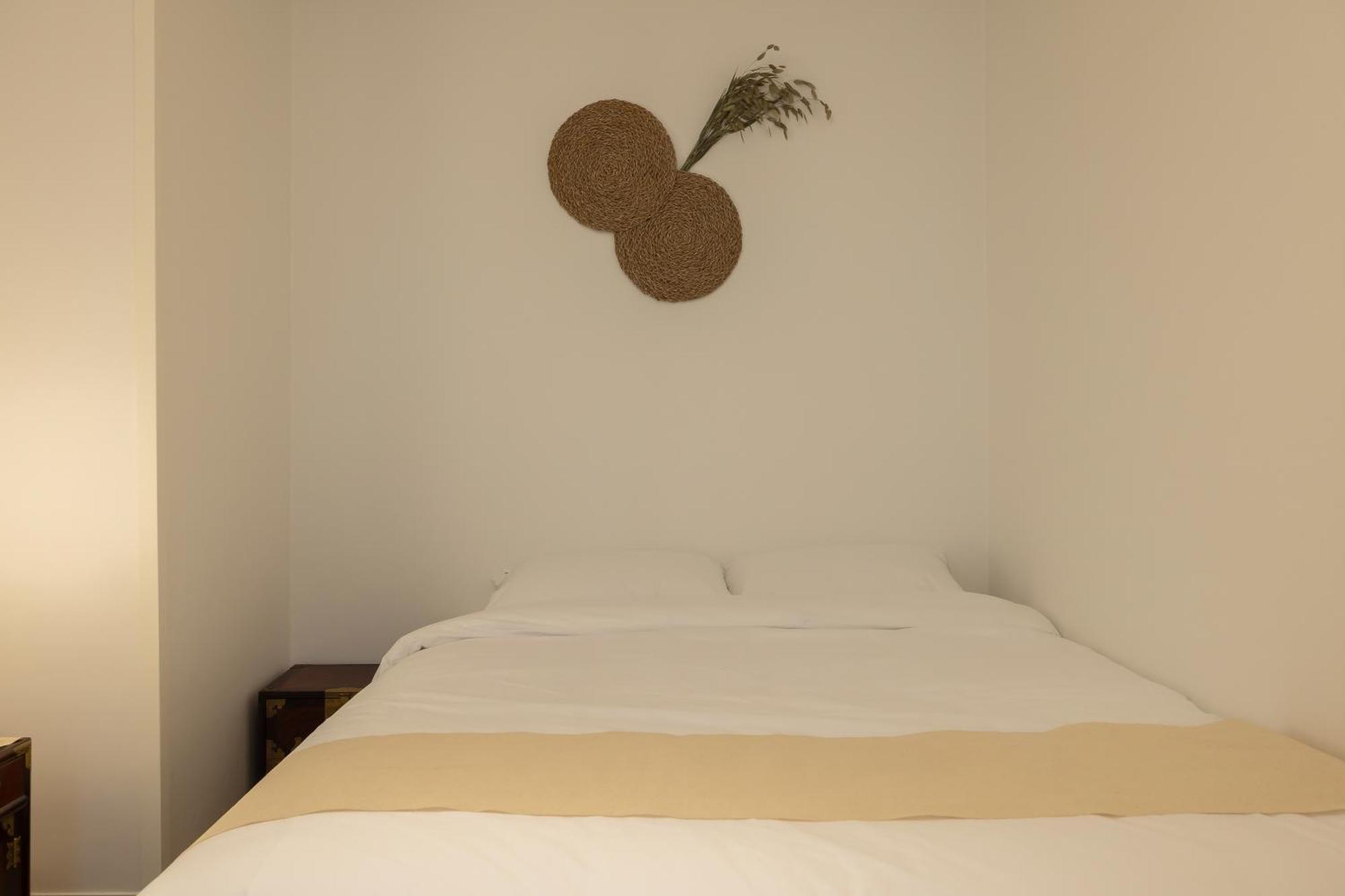 Apartment Korea Hanok Large House With Terrace *