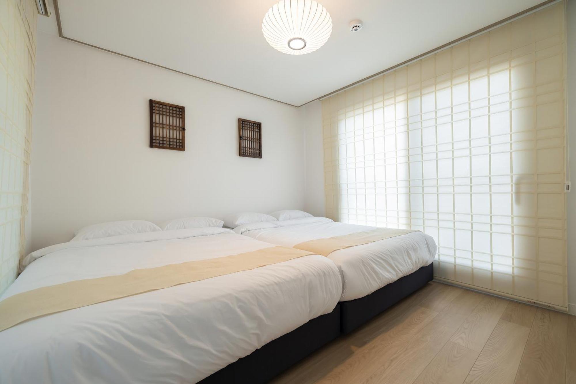 Korea Hanok Large House With Terrace Apartment
