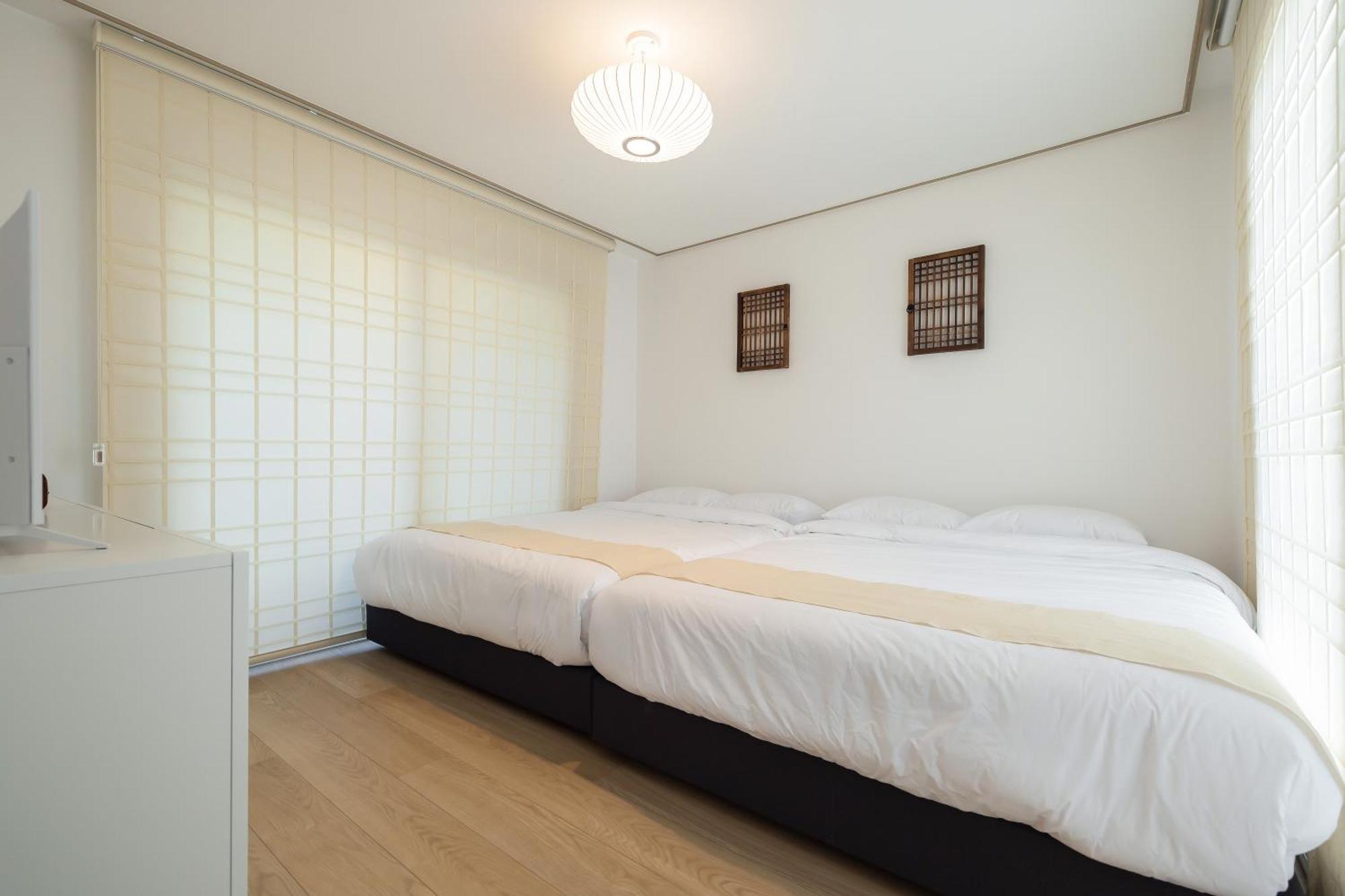 Korea Hanok Large House With Terrace *