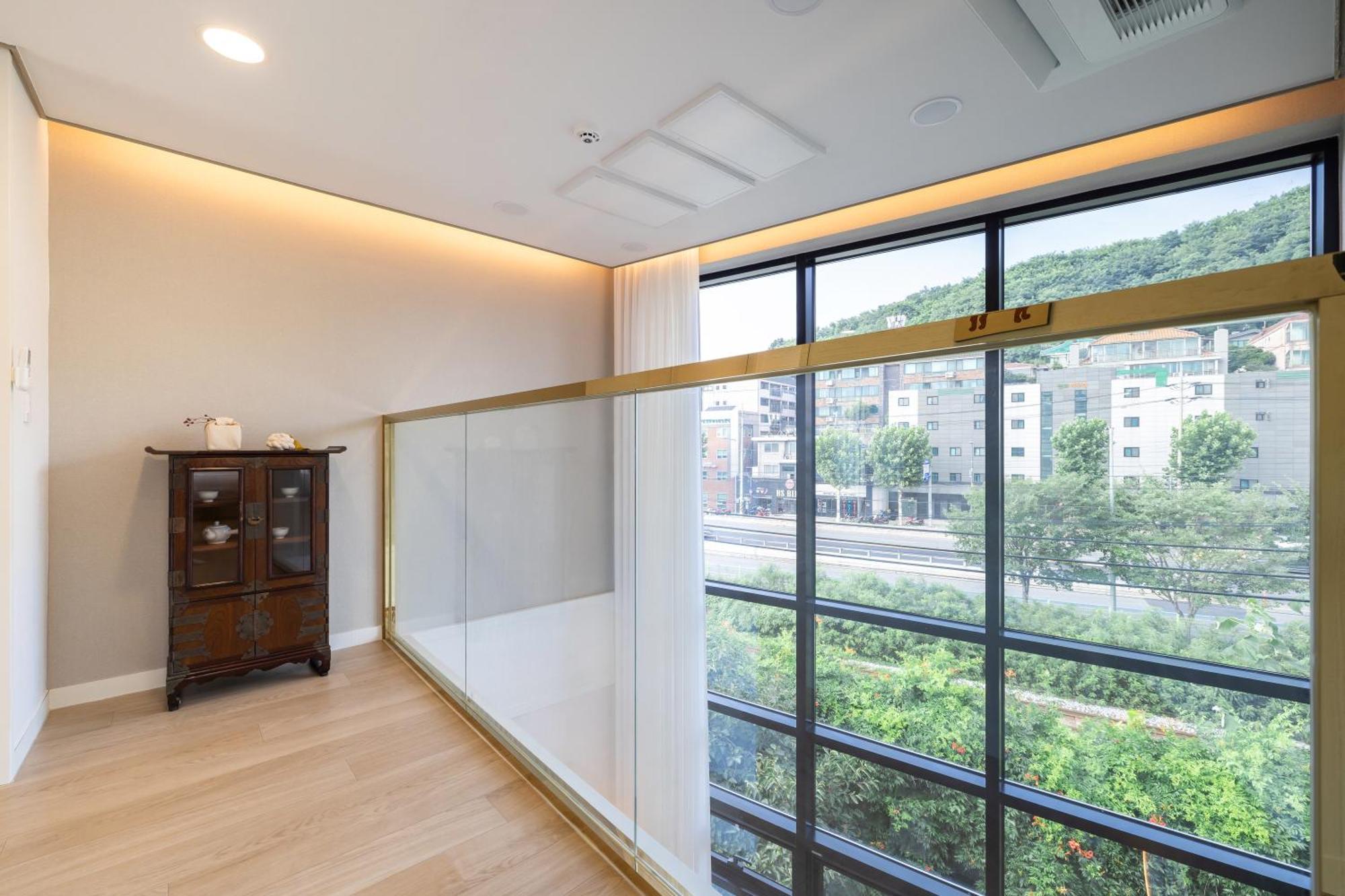 Korea Hanok Large House With Terrace * Seoul